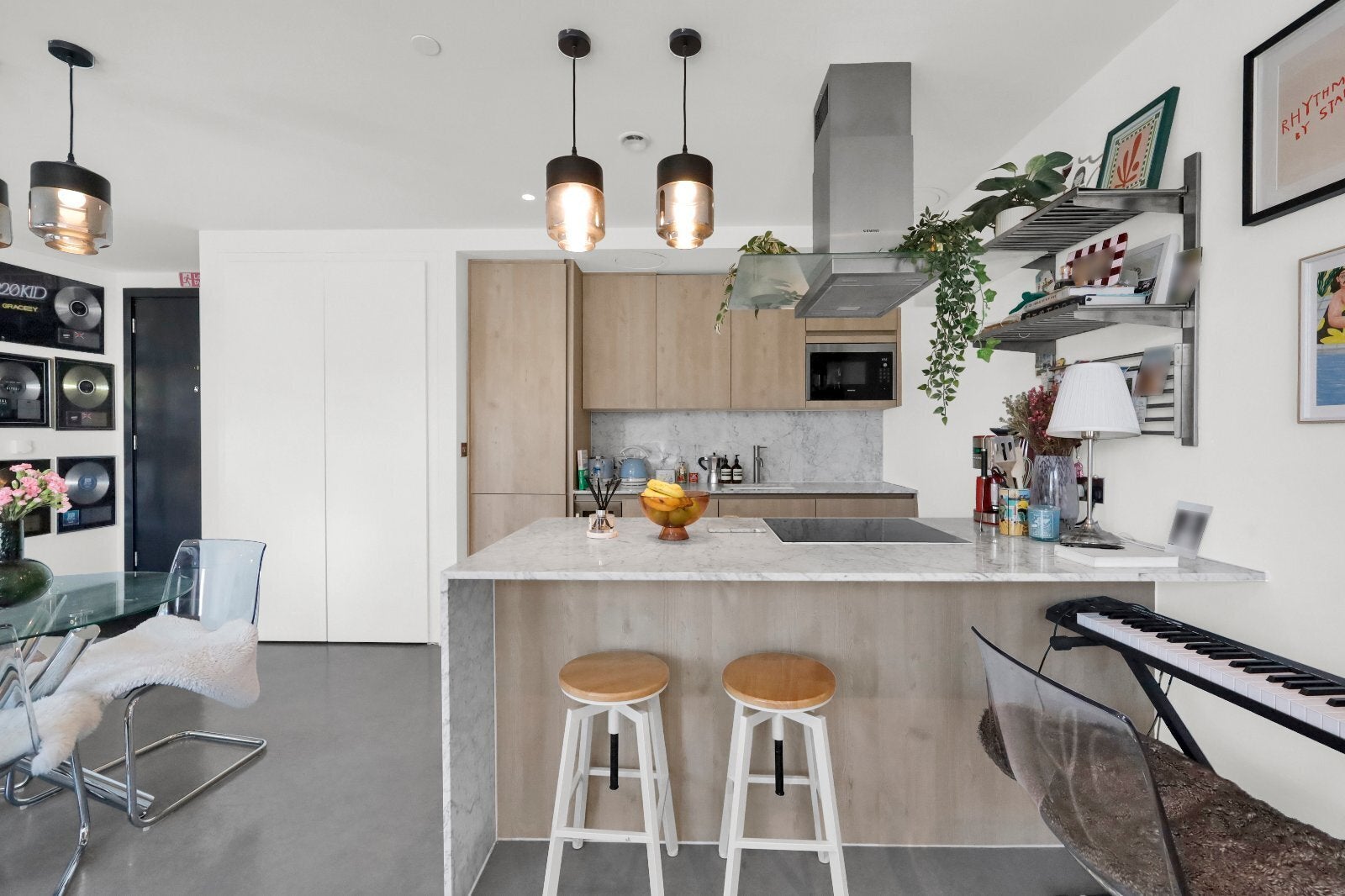 Flat Holmes Road in Greater London