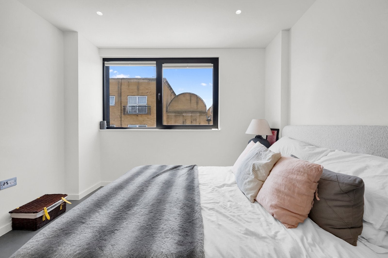Flat Holmes Road in Greater London