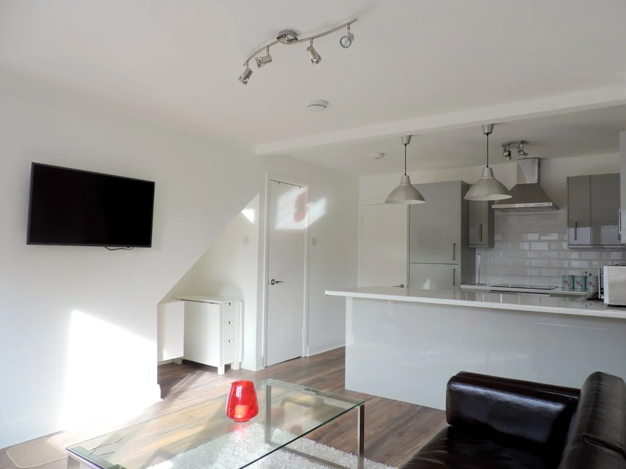 Flat Heron Place in Greater London