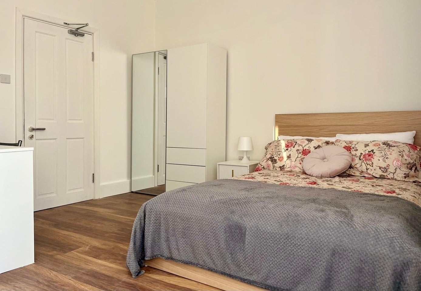 Room Bedford Road in Liverpool
