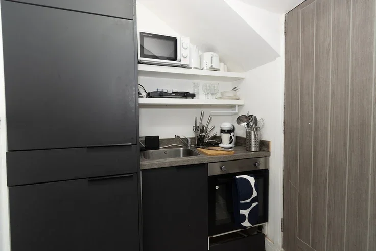 Room Mitcham Road in Greater London