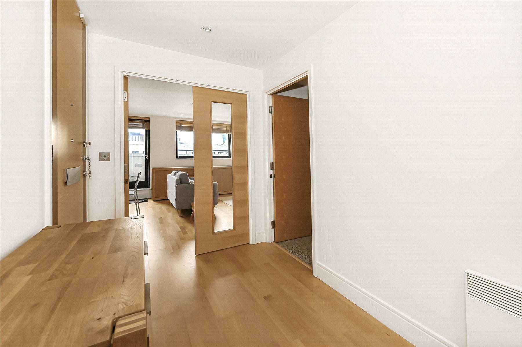 Flat Cayenne Court in Greater London
