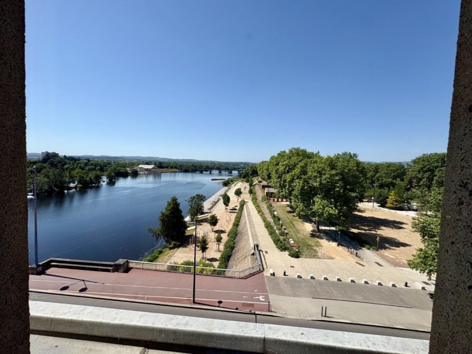 Appartement Quai Général Leclerc à Le Coteau