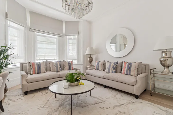 Flat Stafford Terrace in Greater London