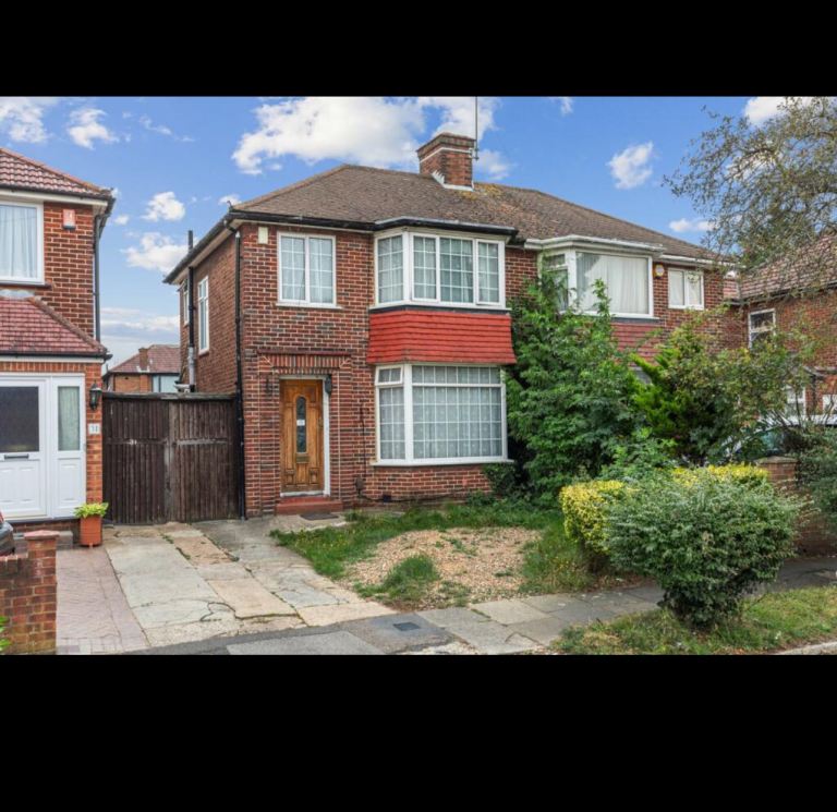 House Lamorna Grove in Greater London