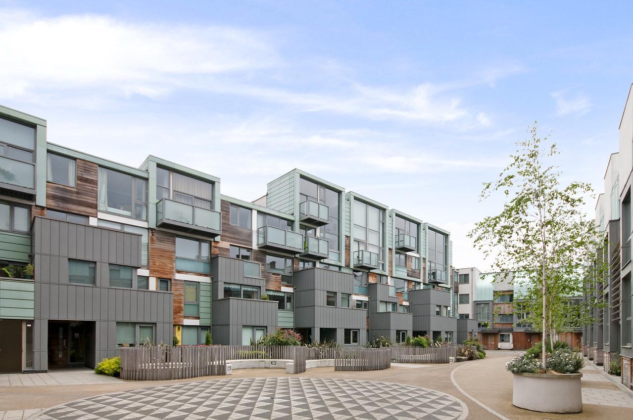 Flat Richmond Grove in Greater London