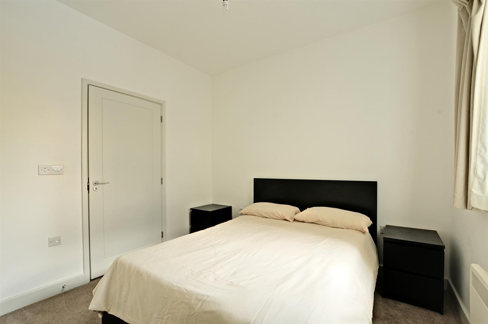 Flat Between Towns Road in Oxford