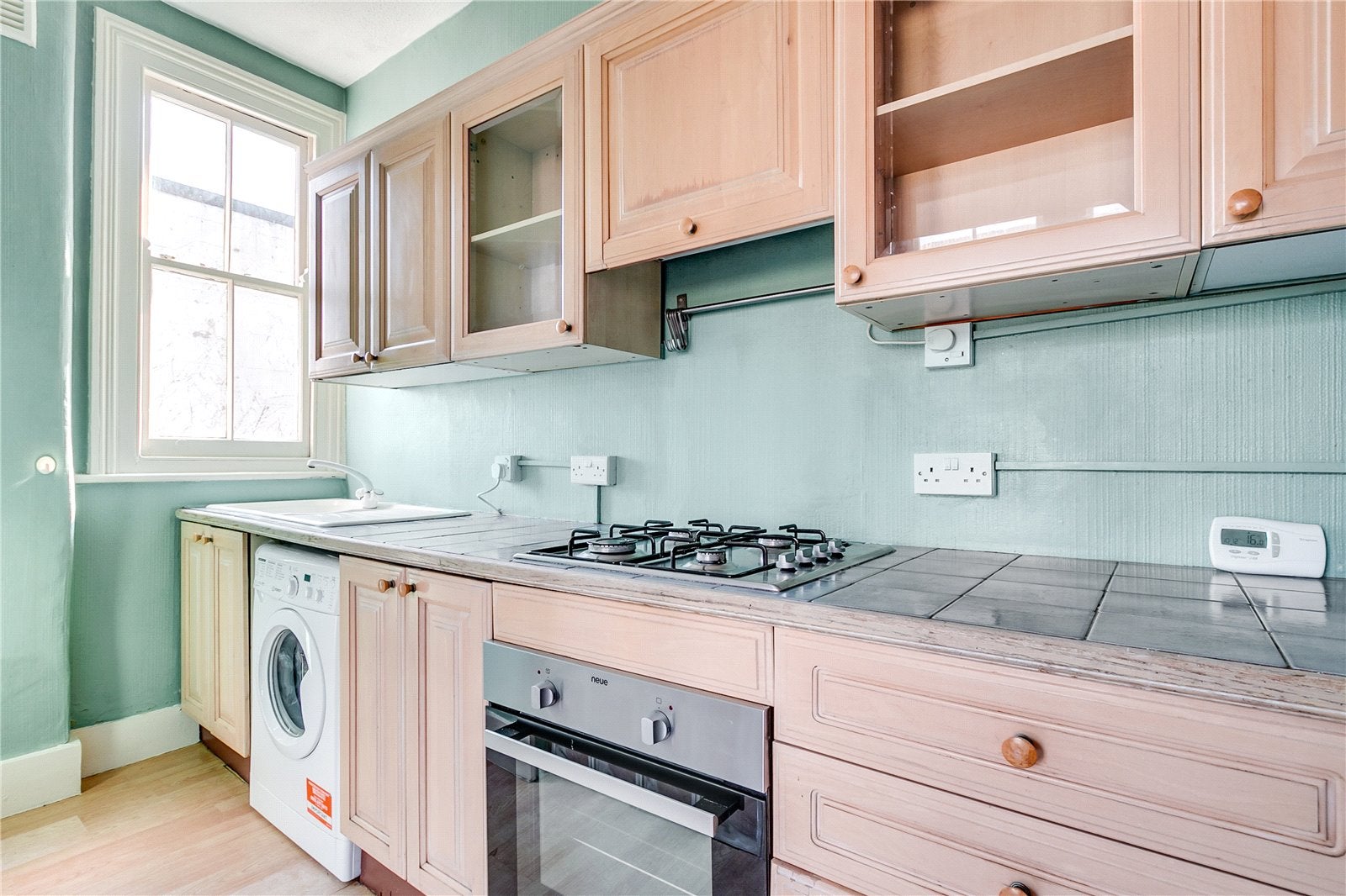 Flat Larkhall Rise in Greater London