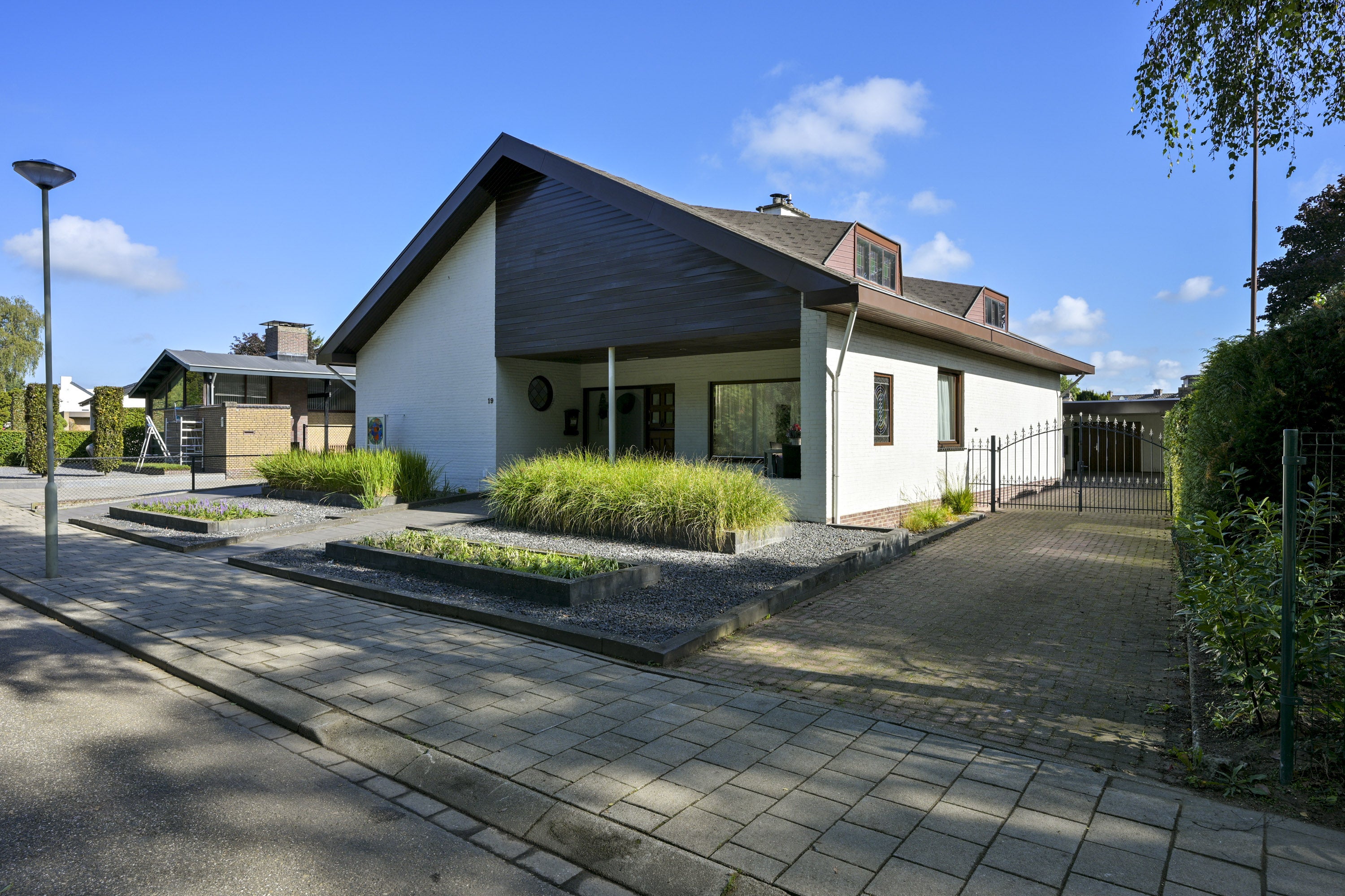 Huis Dorpstraat 19 in Buchten