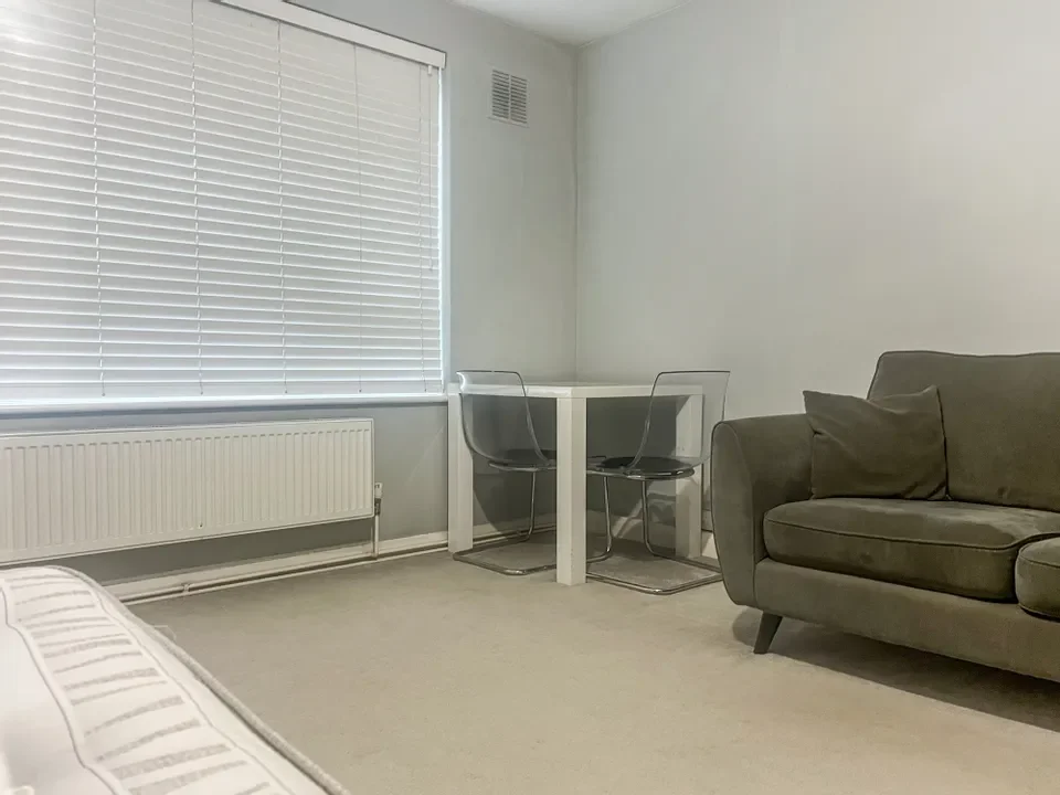 Flat Moylan Road in Greater London