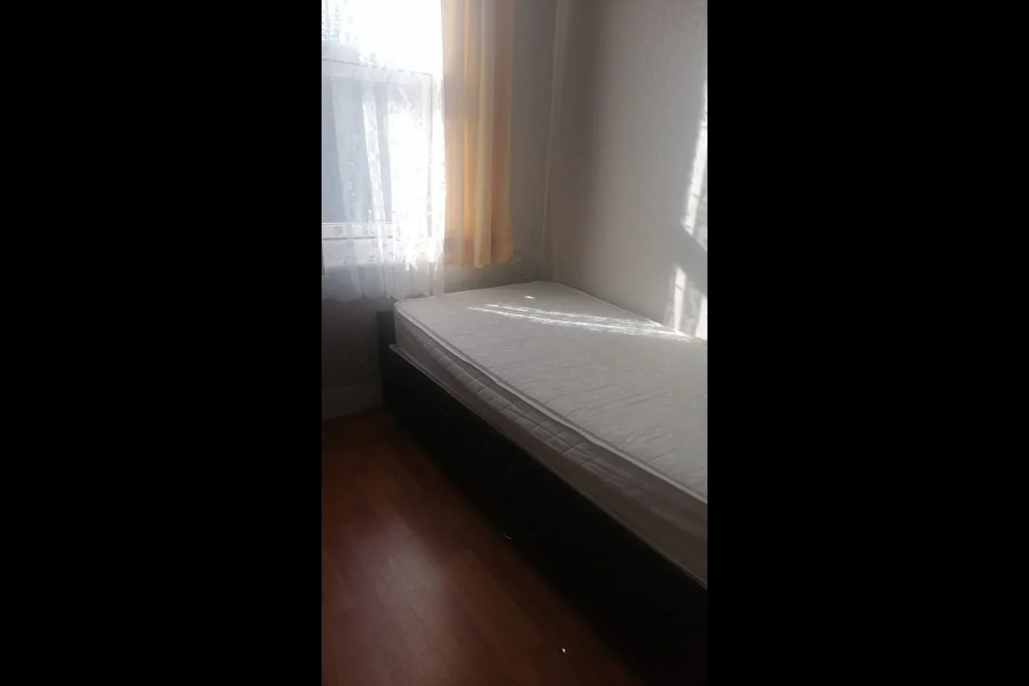 Room Strone Road in Greater London