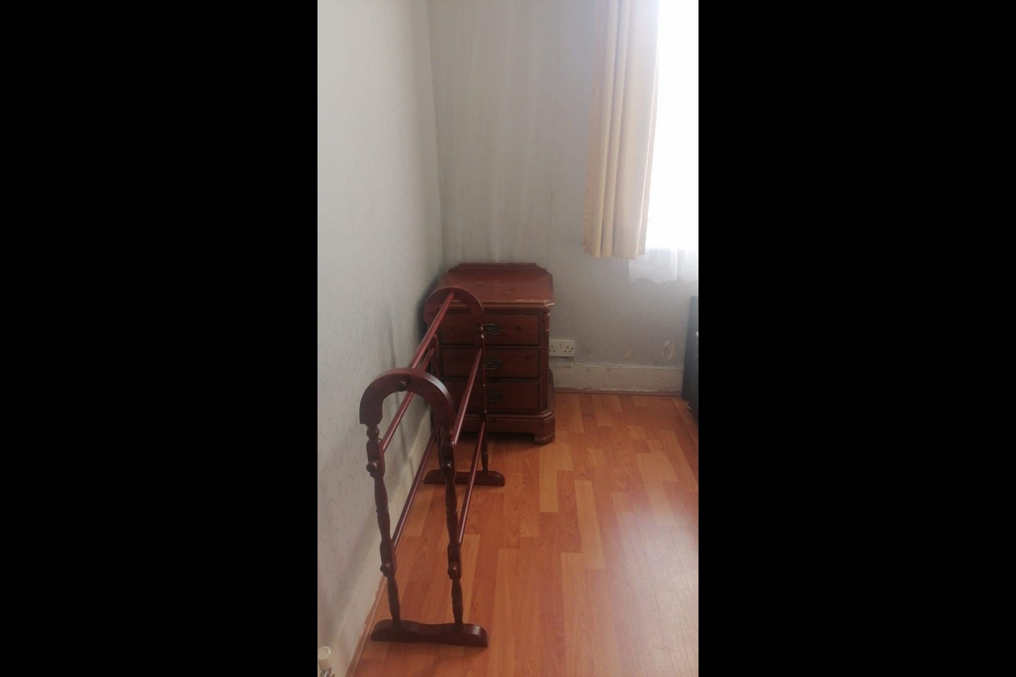 Room Strone Road in Greater London