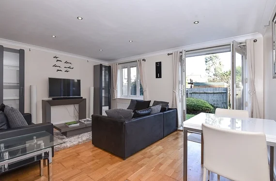 House Hamilton Road in Greater London