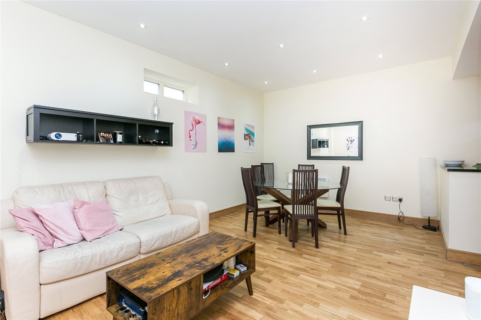Flat Mac Farren Place in City of Westminster