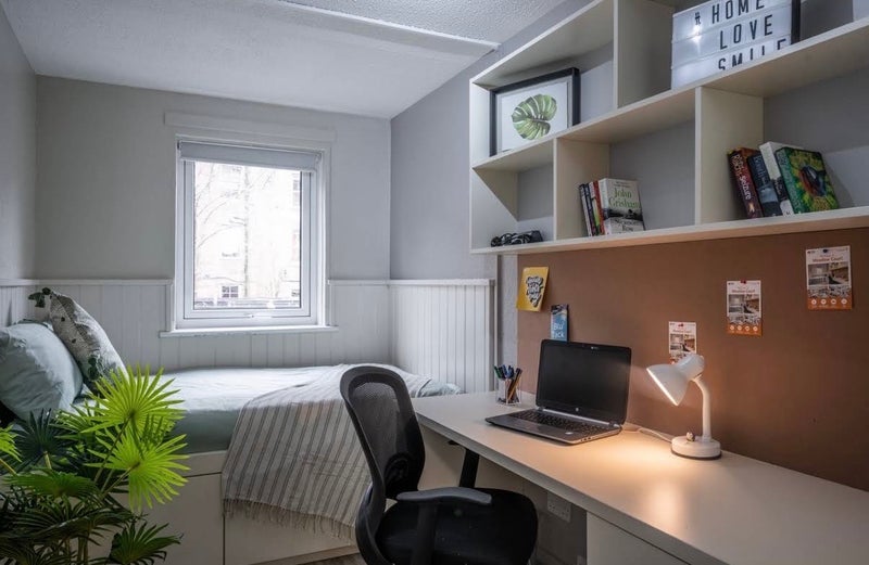 Room East Sciennes Street in City of Edinburgh