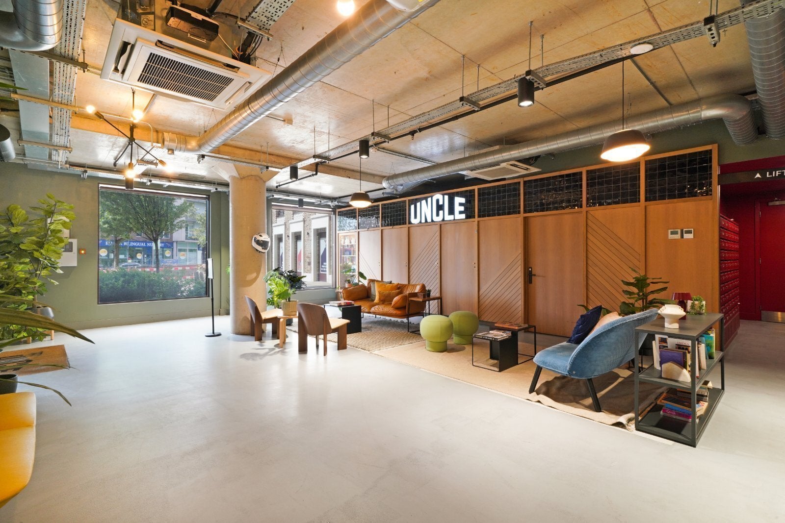 Flat Park Lane in Greater London