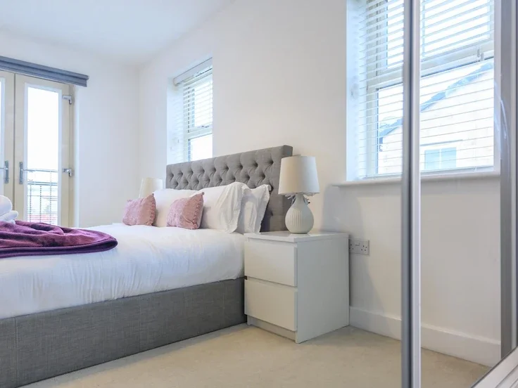 House Holts Crest Way in Leeds