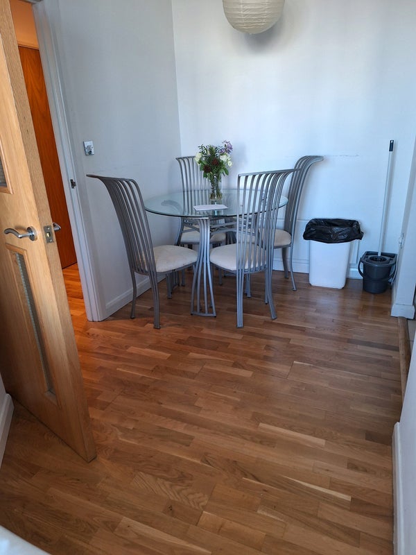 Room Greens End in Greater London