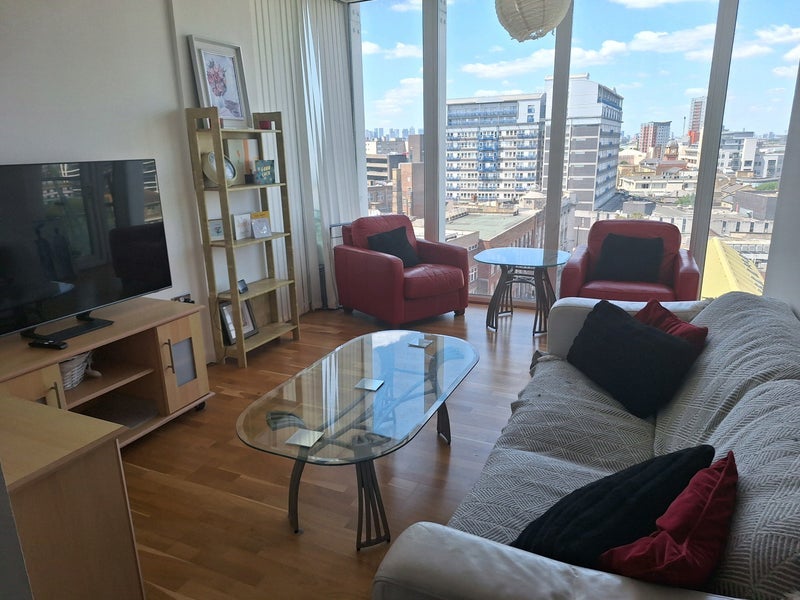 Room Greens End in Greater London