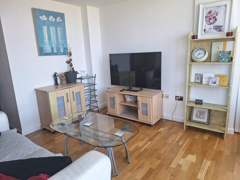 Room Greens End in Greater London