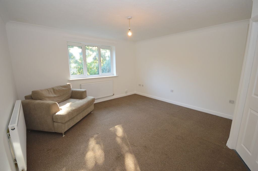 Flat Brooklands Park in Widnes