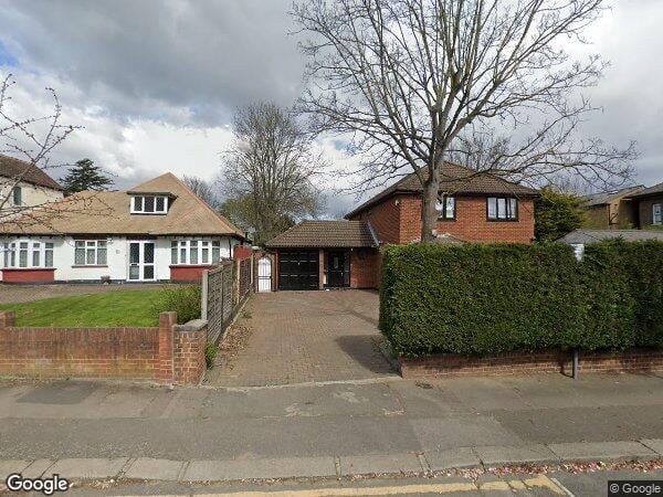 Room Grove Hill in Greater London