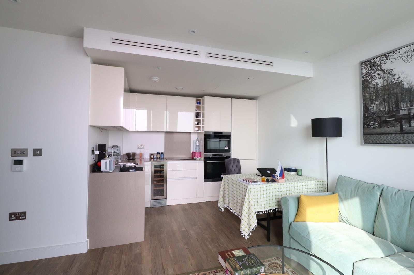 Flat Wandsworth Road in Greater London