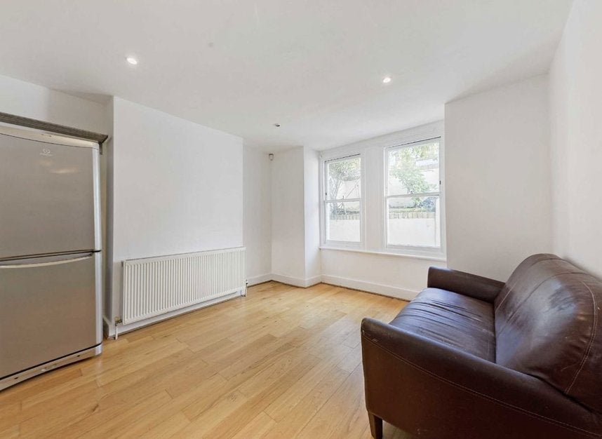 House Reporton Road in Greater London