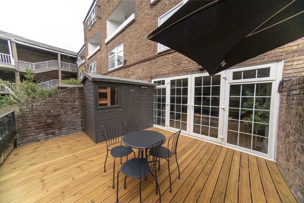 Room Gough Walk in Greater London