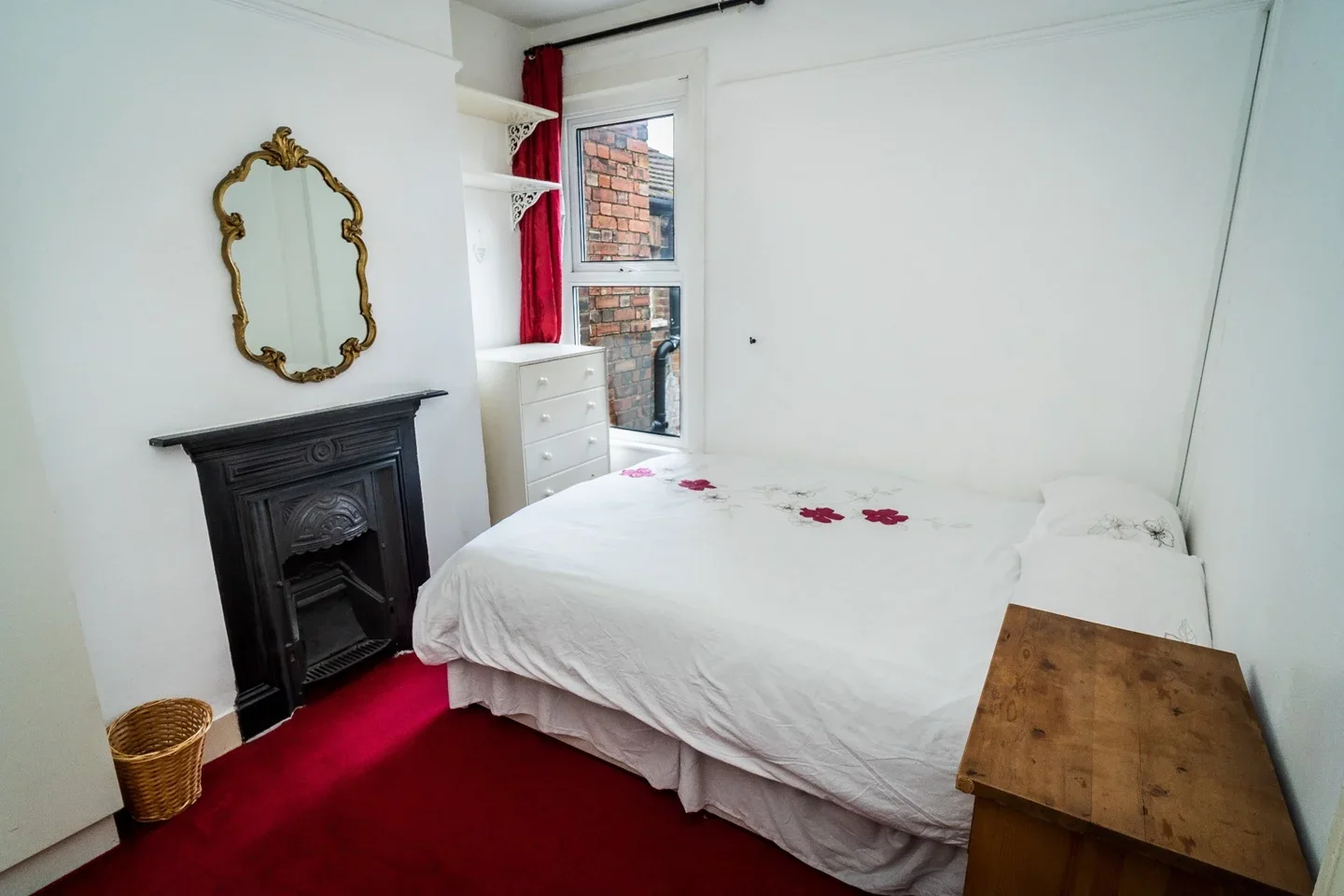 Flat Framfield Road in Greater London