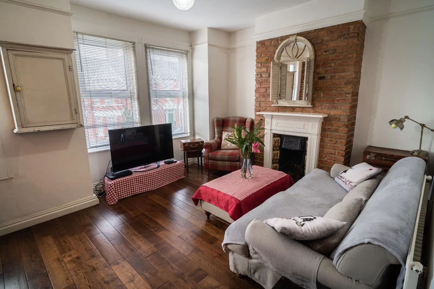 Flat Framfield Road in Greater London