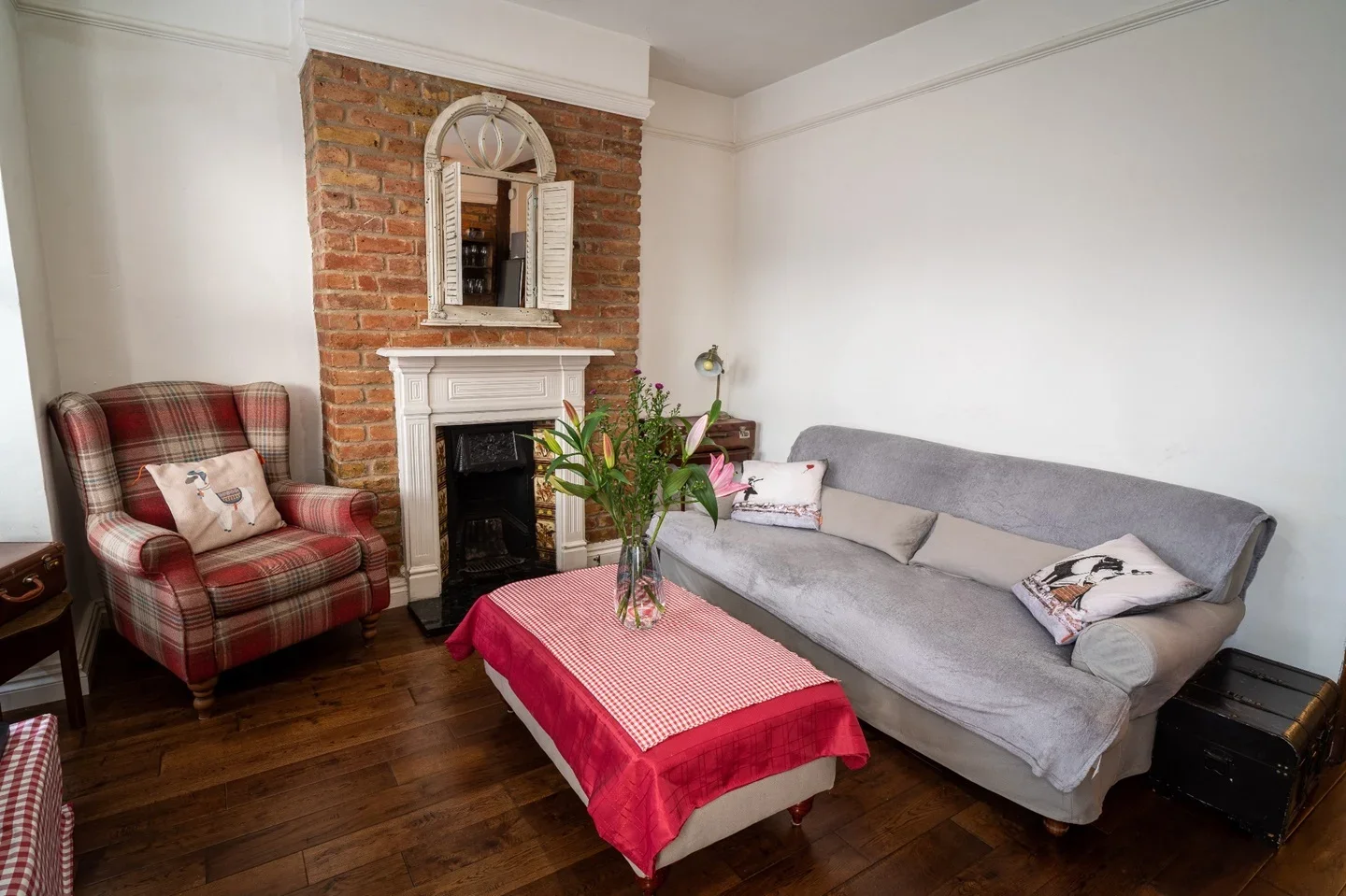 Flat Framfield Road in Greater London