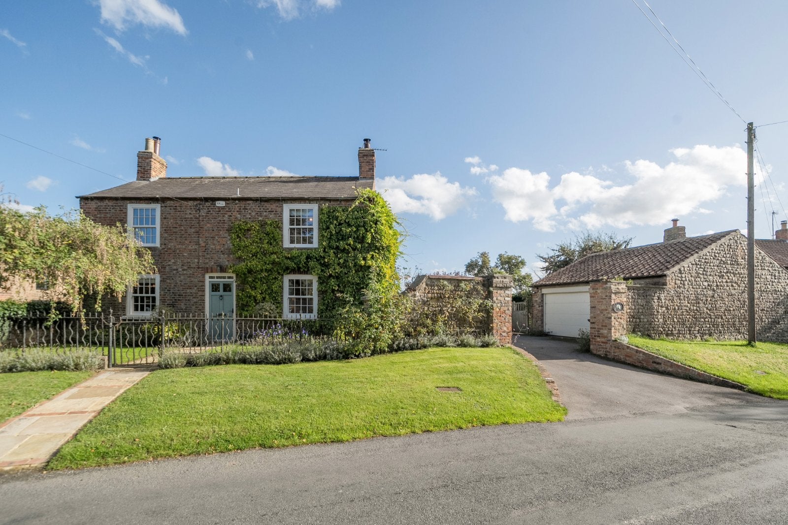 House Marton Court in Marton-cum-Grafton