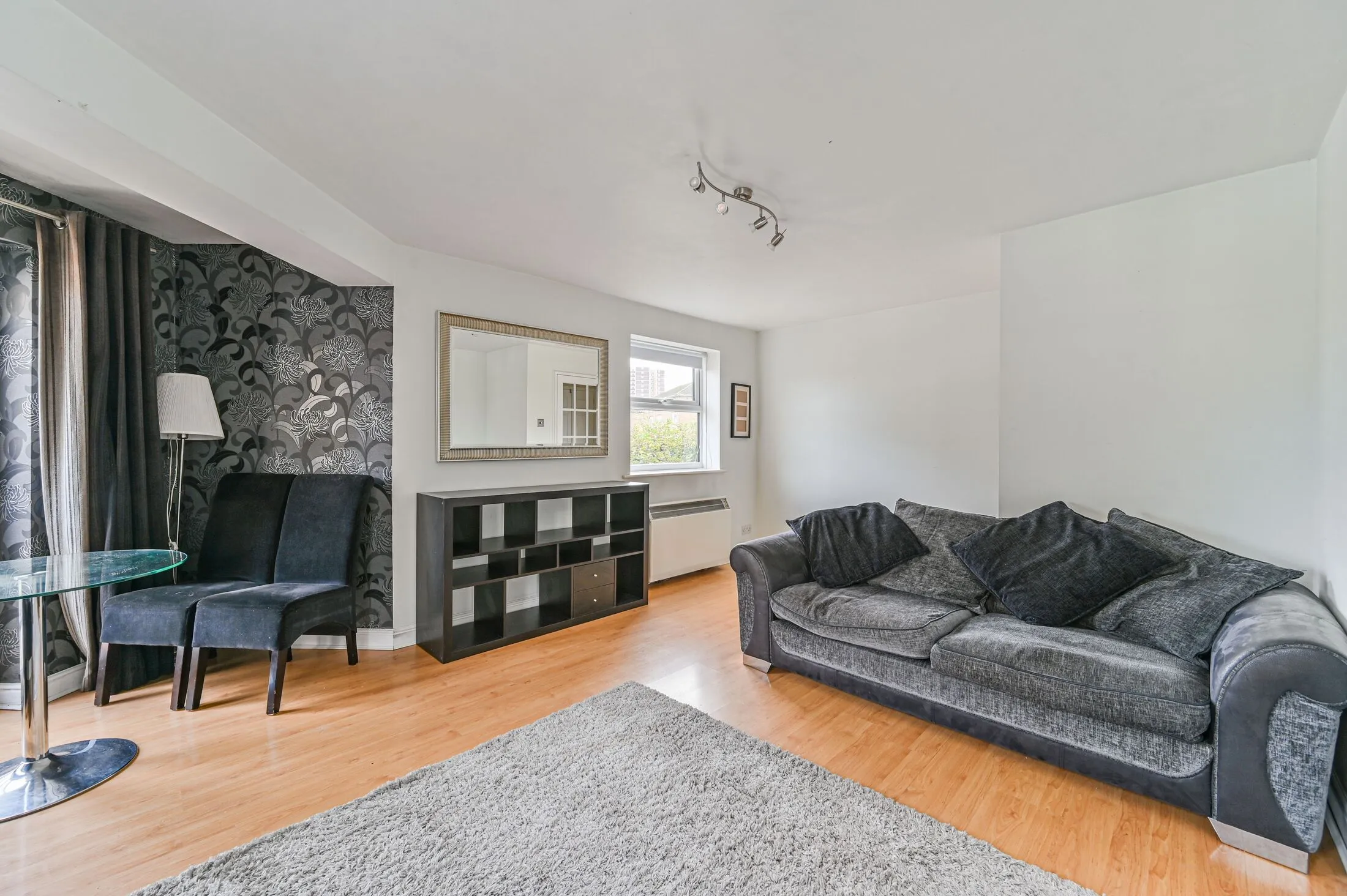 Flat Clarence Road in Greater London