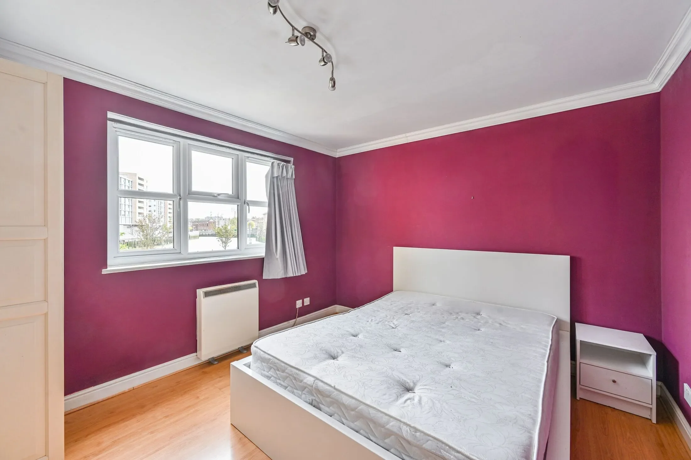 Flat Clarence Road in Greater London