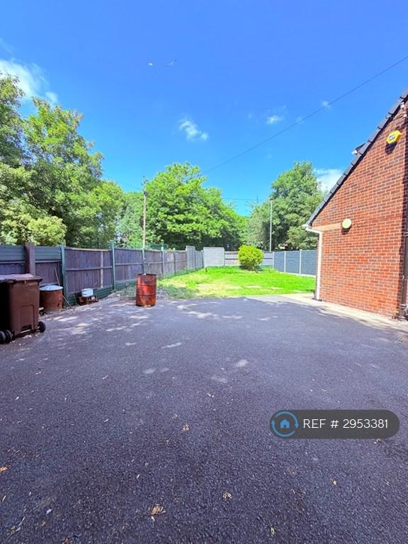 House Daleside Close in Leeds