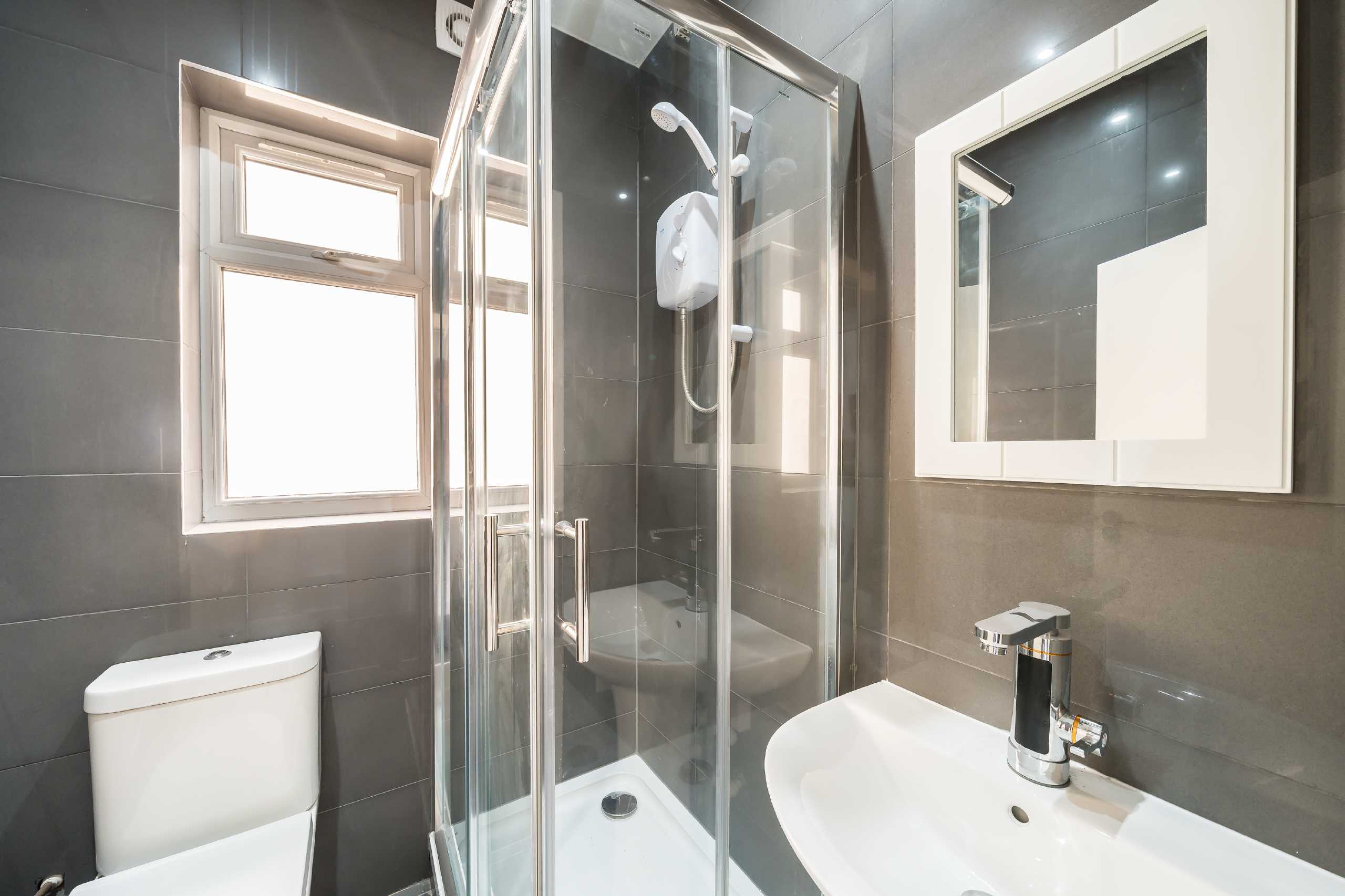 Flat Upper Tulse Hill in Greater London