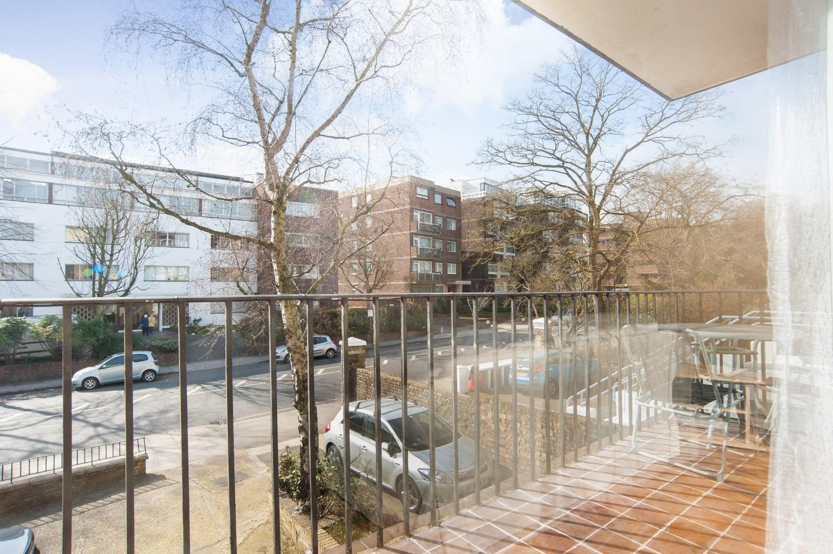 Flat Fountain Mews in Greater London