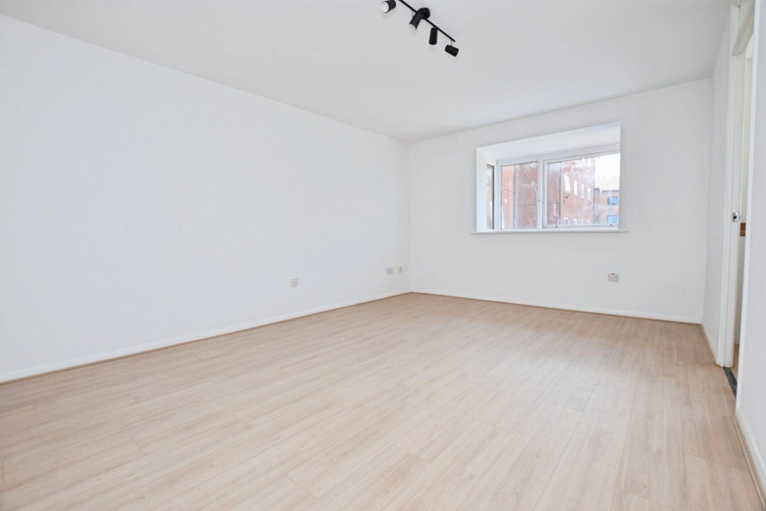 Flat Gurney Close in Greater London