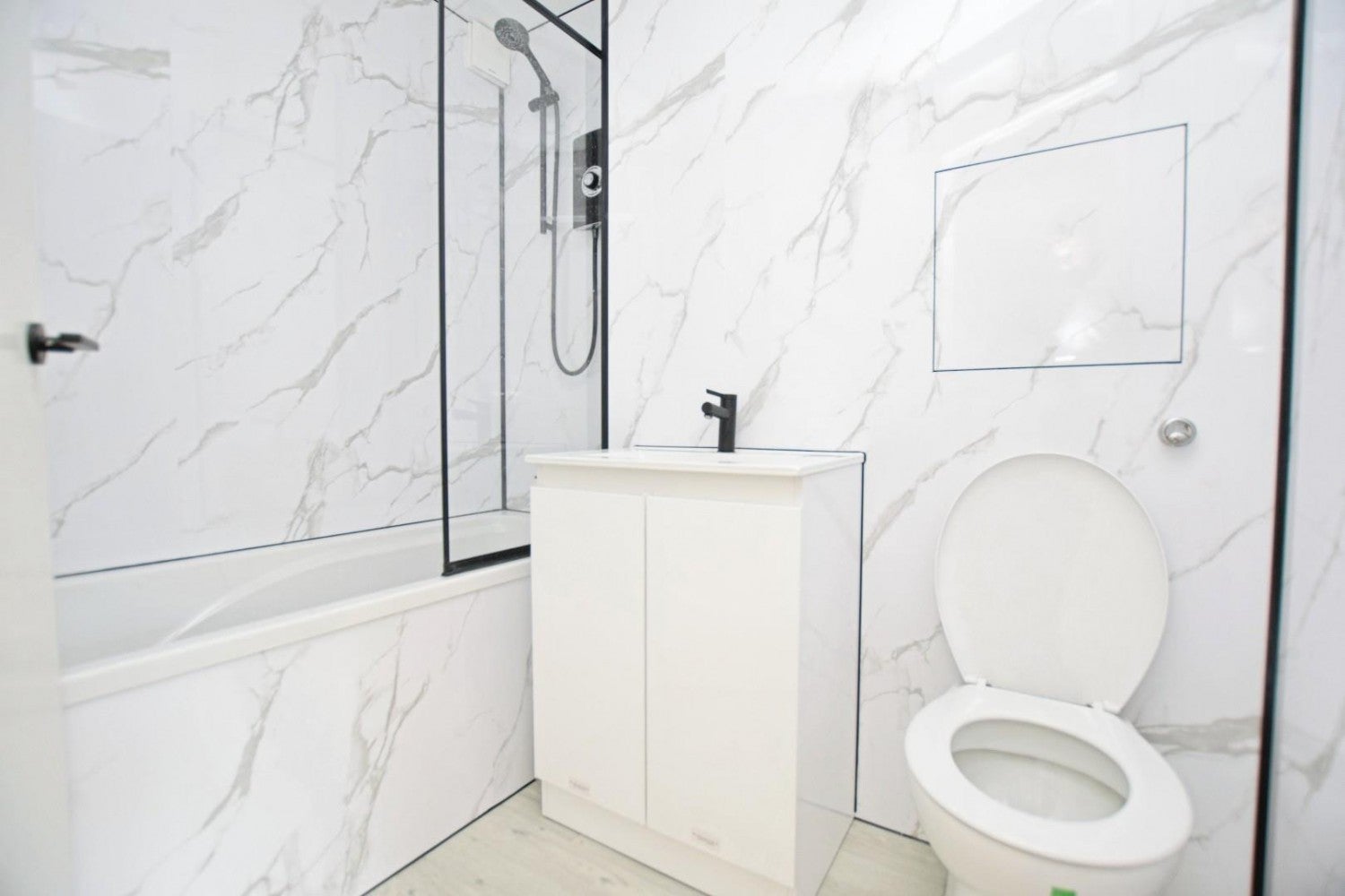 Flat Gurney Close in Greater London