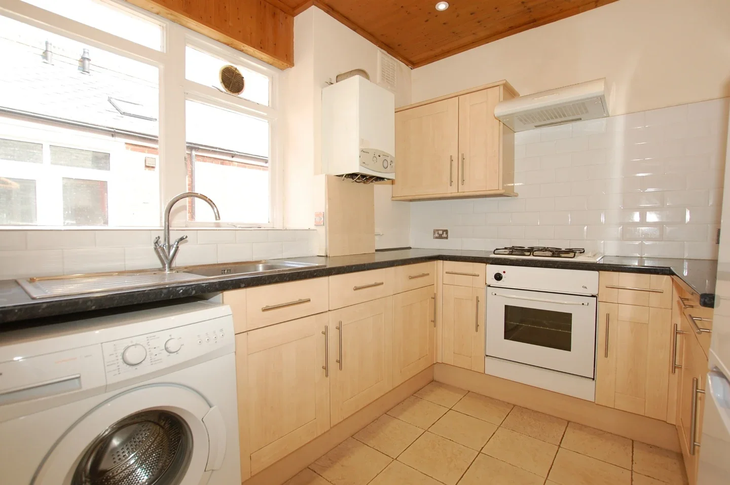 Flat Tannsfeld Road in Greater London
