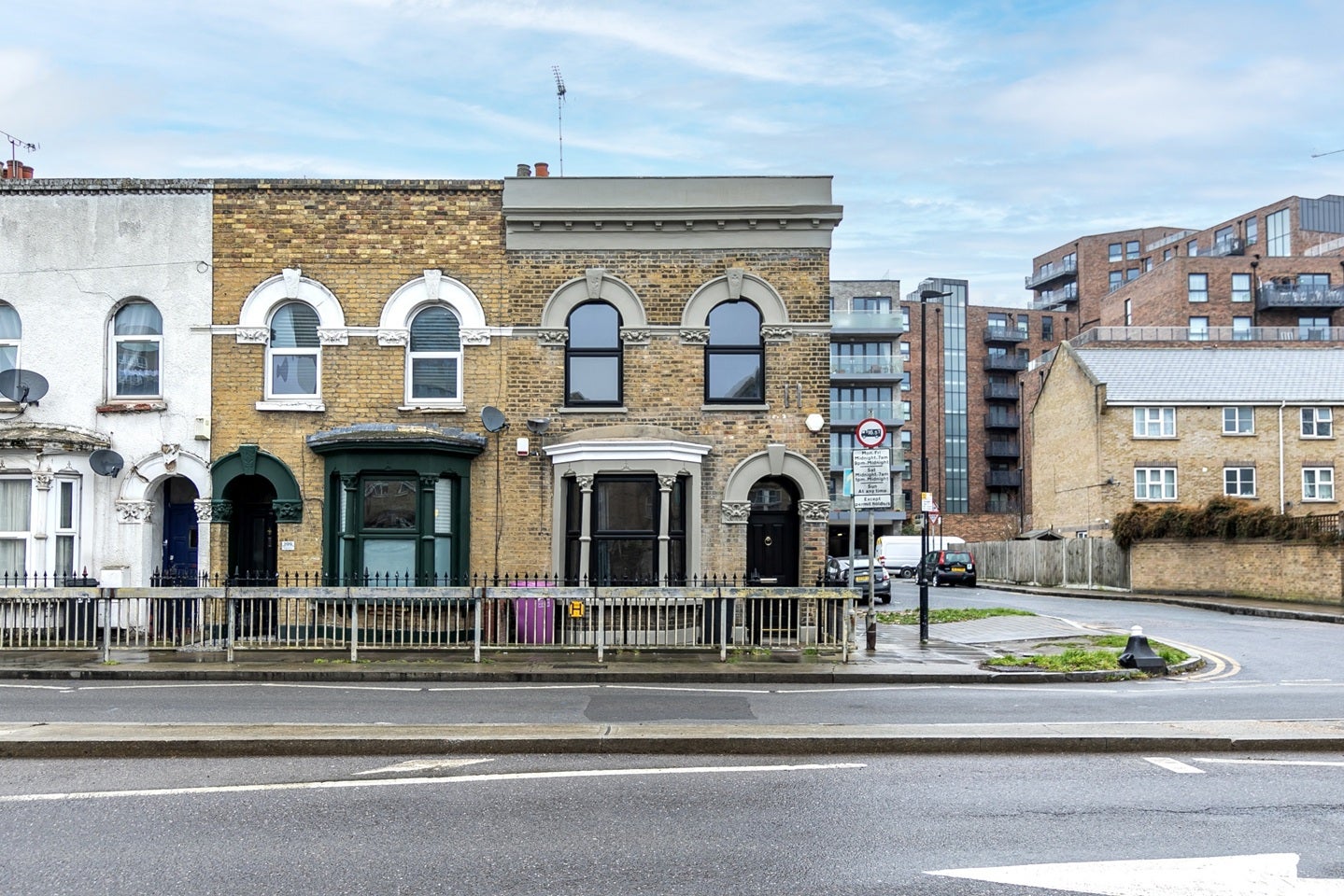 House Abbott Road in Greater London