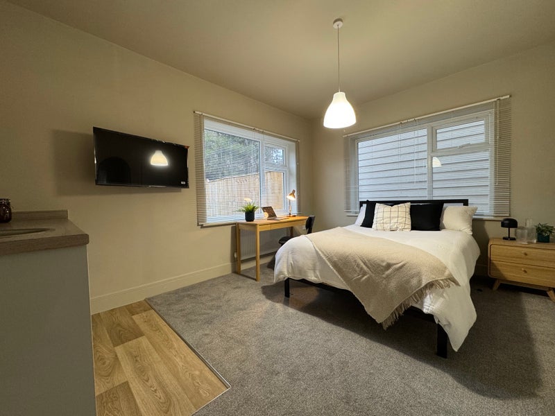 Flat Haymoor Road in Poole