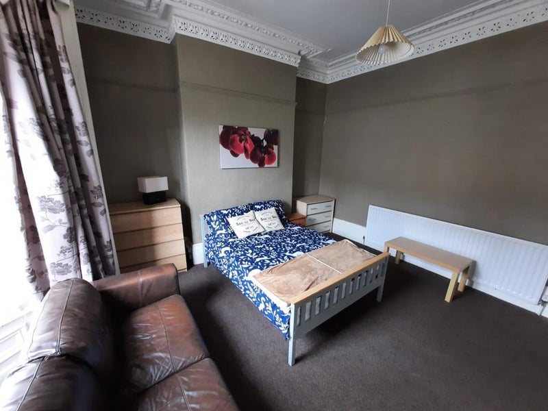 Room Azalea Terrace North in Sunderland