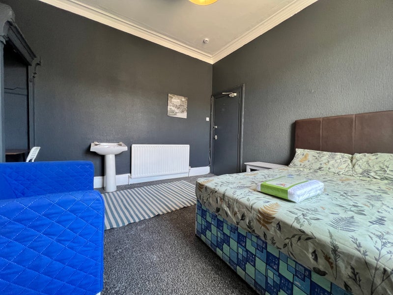 Room Azalea Terrace North in Sunderland