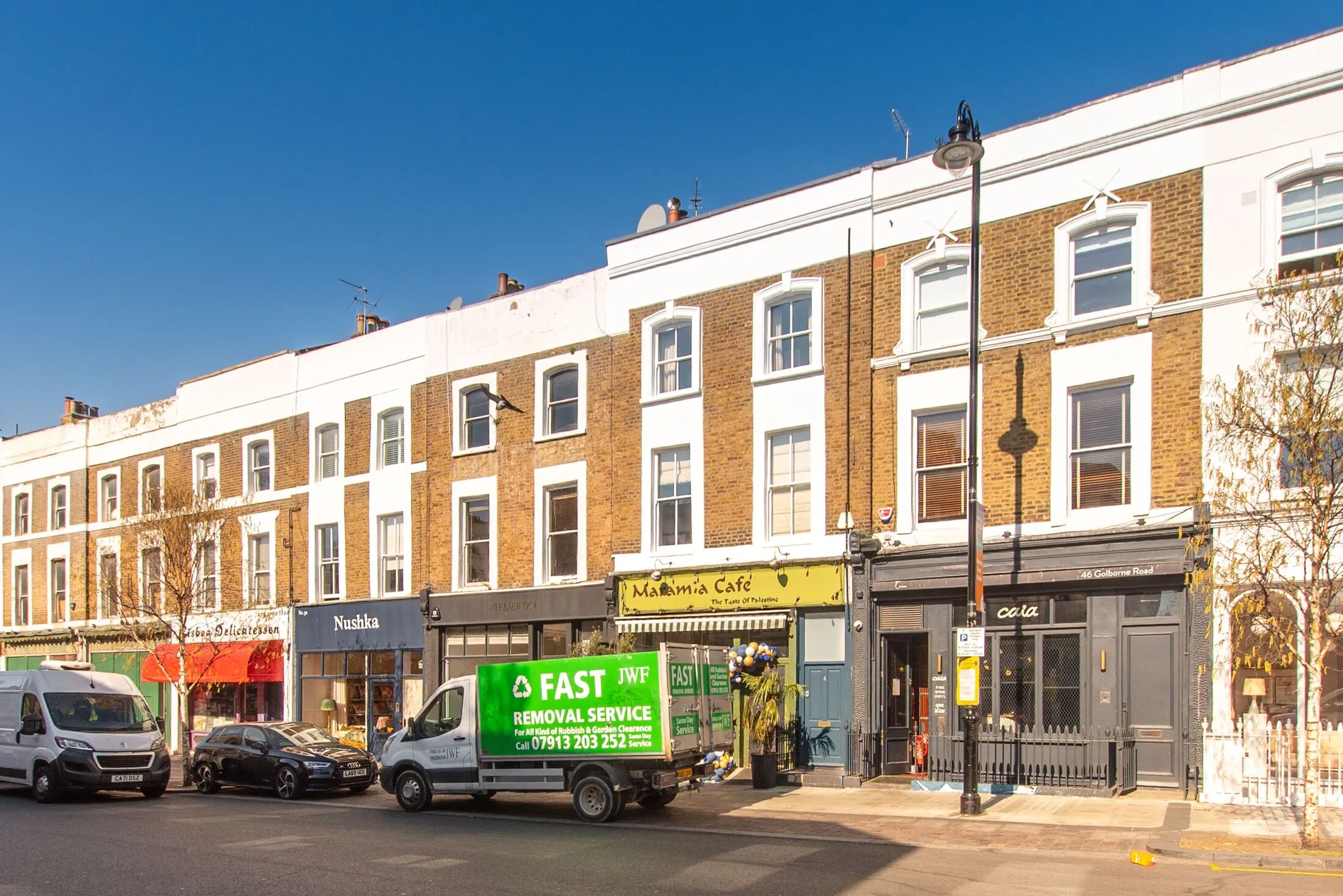 Flat Golborne Road in Greater London