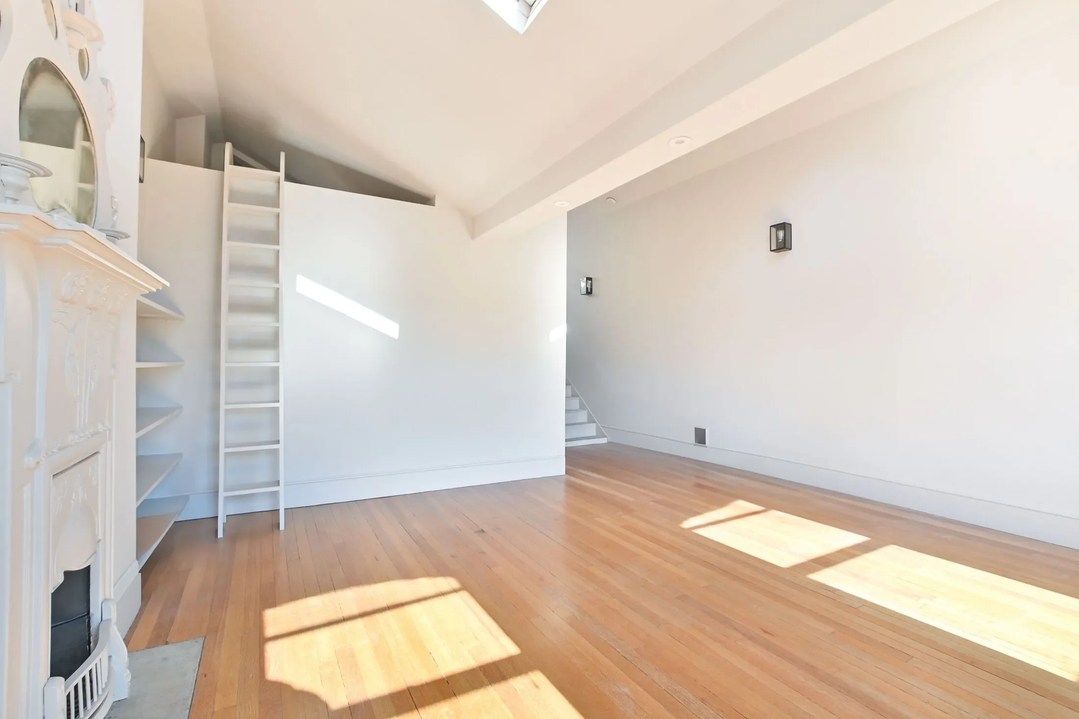 Flat Golborne Road in Greater London