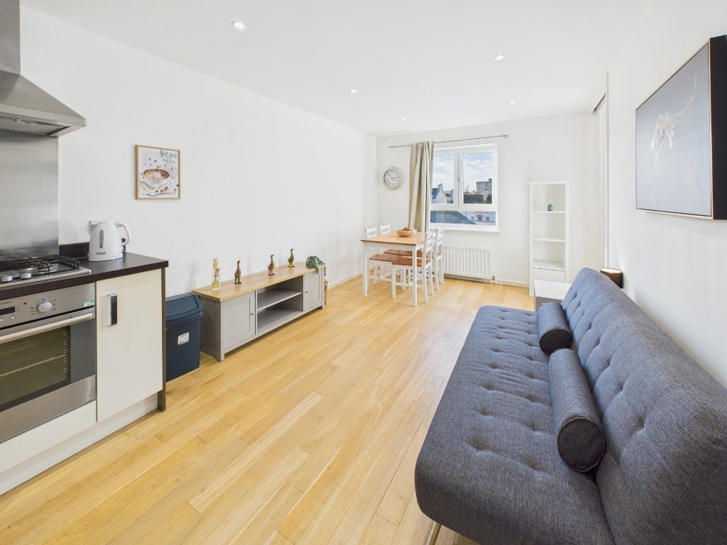 Flat Arneil Place in City of Edinburgh