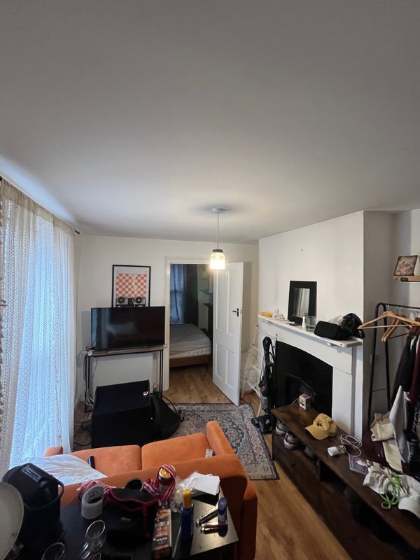 Room Clifden Road in Greater London