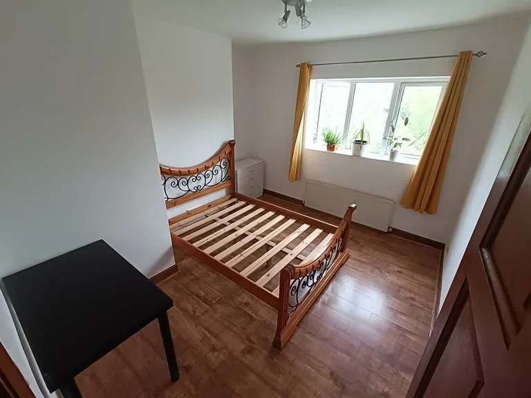 Room Gladding Road in Greater London